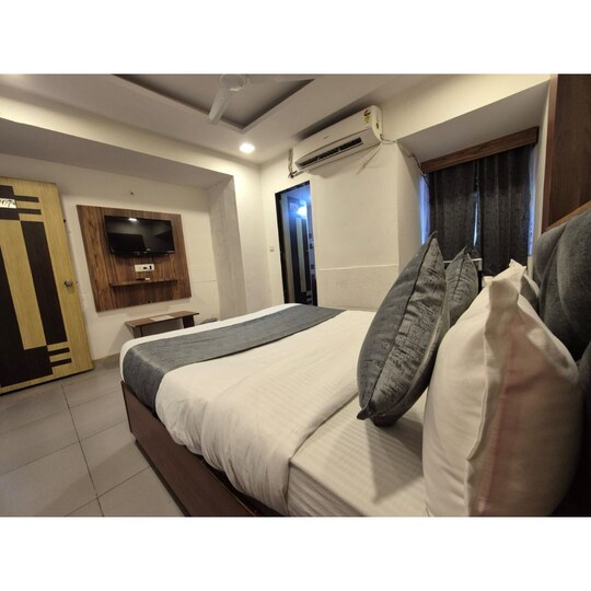 Hotel Anupam — interior 2